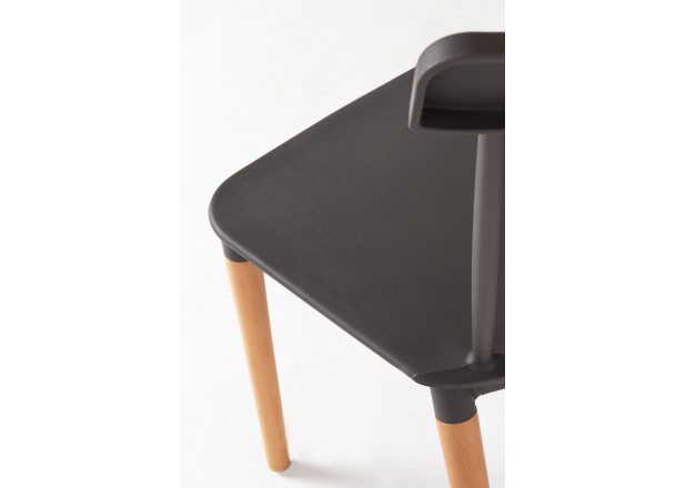 Leka Chair