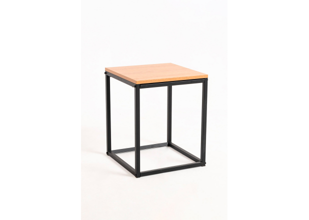 Kari Small Table